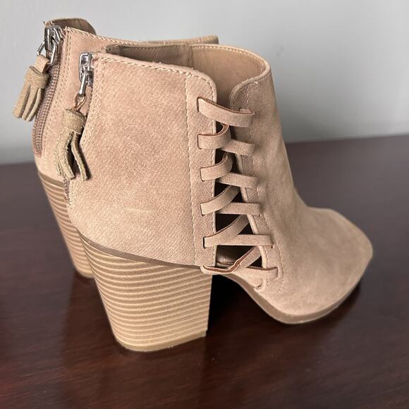 Kenneth Cole Reaction Tan Lasercut Keep Close Peep Toe High Heel Ankle Booties 9 - Picture 8 of 10